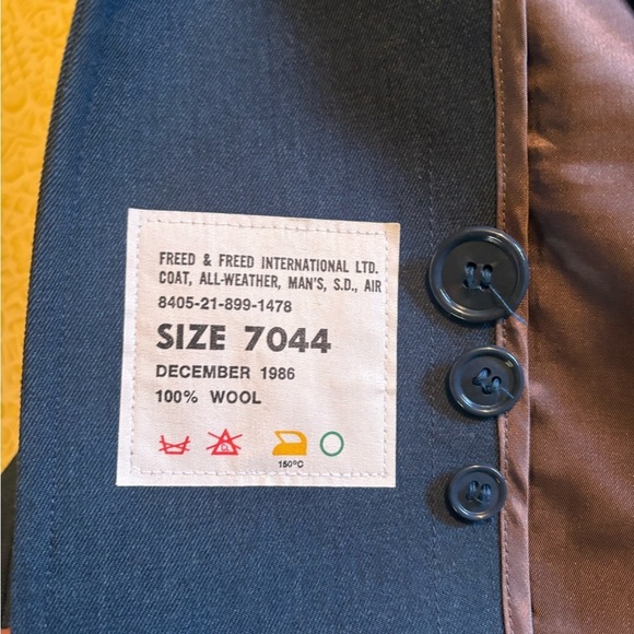 Vintage Elegant Blue Trench Coat for Men - Picture 8 of 9